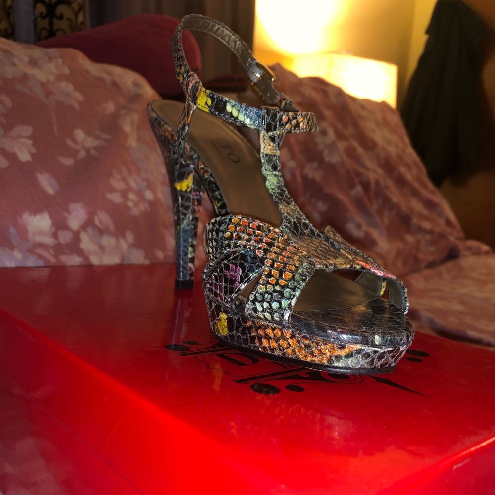 Ditto heels